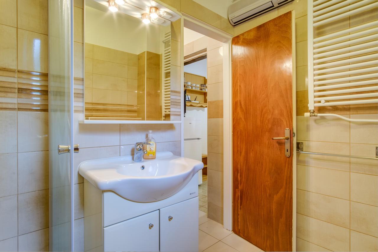 Apartments Beba Mali Lošinj Kültér fotó